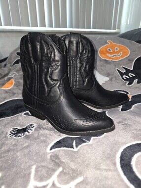 Soda Brand Ankle Boots Women's Size 8